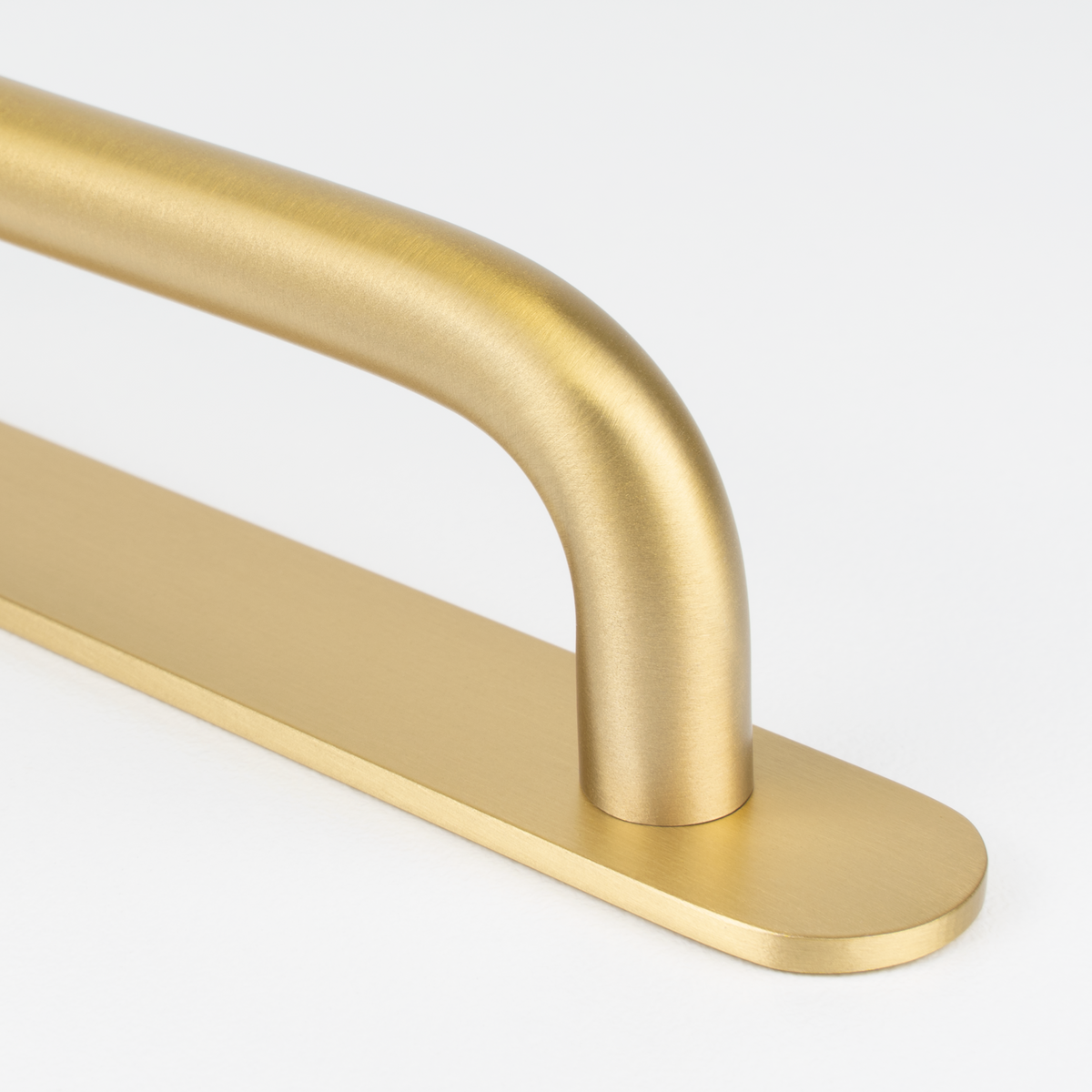 Ronde Smooth Pull with Backplate | Brushed Brass